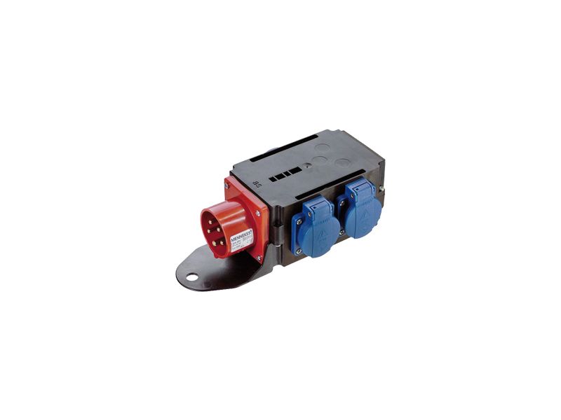 CEE Adapter - In: 1x CEE 16A Uit: 3x 16A/230V